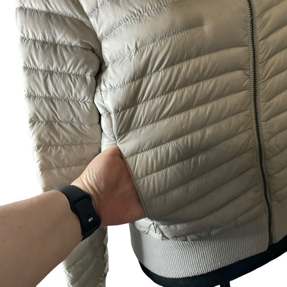 MICHAEL Michael Kors Gray Quilted Puffer Down Jacket with Stand-Up Collar - Picture 3 of 12